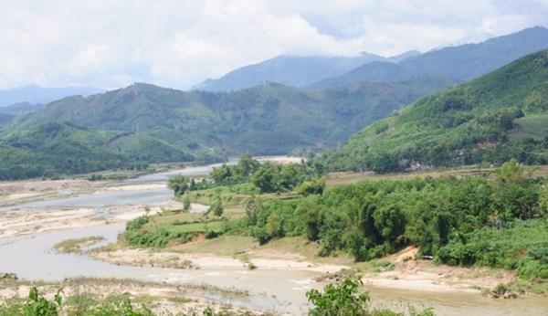 Quảng[-]Ngãi:[-]71.000[-]dân[-]năn[-]nỉ[-]đừng[-]xây[-]thủy[-]điện,[-]tỉnh[-]vẫn[-]phớt[-]lờ[-]vì[-]lợi[-]ích[-]trước[-]mắt